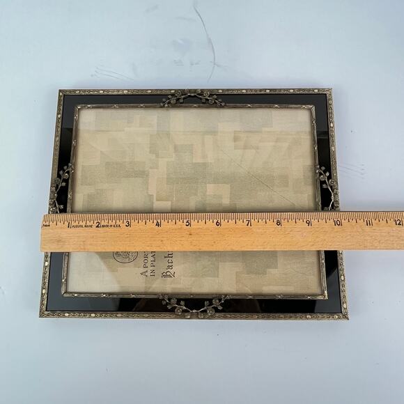 Vintage Bachrach 8in x 10in Brass Table Top Picture Frame - Picture 11 of 11